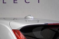 USED 2017 17 VOLVO V40 2.0 D2 R-DESIGN PRO 5d 118 BHP +NATIONWIDE DELIVERY AVAILABLE+