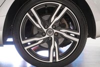 USED 2017 17 VOLVO V40 2.0 D2 R-DESIGN PRO 5d 118 BHP +NATIONWIDE DELIVERY AVAILABLE+