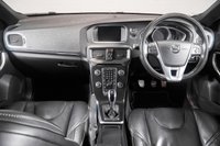 USED 2017 17 VOLVO V40 2.0 D2 R-DESIGN PRO 5d 118 BHP +NATIONWIDE DELIVERY AVAILABLE+