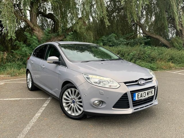 2013 13 FORD FOCUS 1.0 TITANIUM X 5d 99 BHP ULEZ COMPLIANT - This isn't just any Ford Focus; it's the Titanium X trim, the pinnacle of the range, and it comes with an exciting Micastone Metallic finish that turns heads wherever it goes. With a combined MPG of 58.9, this car delivers not only style but also impressive efficiency.