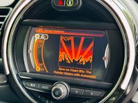 USED 2017 17 MINI CLUBMAN 2.0 COOPER D 5d 148 BHP &pound;35 ROAD TAX SATELLITE NAVIGATION HEATED FRONT SEATS REAR PARKING SENSORS