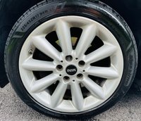 USED 2017 17 MINI CLUBMAN 2.0 COOPER D 5d 148 BHP &pound;35 ROAD TAX SATELLITE NAVIGATION HEATED FRONT SEATS REAR PARKING SENSORS