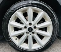 USED 2017 17 MINI CLUBMAN 2.0 COOPER D 5d 148 BHP &pound;35 ROAD TAX SATELLITE NAVIGATION HEATED FRONT SEATS REAR PARKING SENSORS
