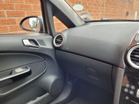 USED 2009 59 VAUXHALL CORSA 1.4 DESIGN 16V TWINPORT 5d 90 BHP 1 OWNER