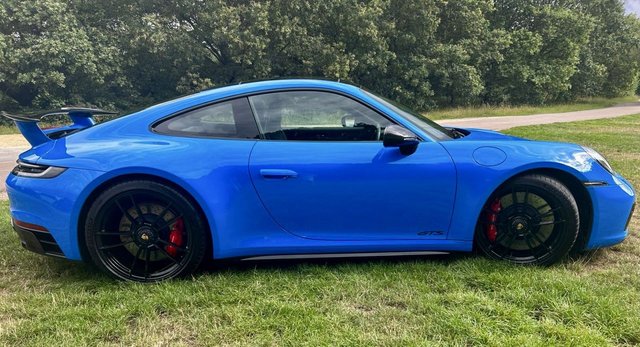 2022 22 Porsche 911 3.0 CARRERA GTS 2d 474 BHP PDK AUTOMATIC // ONLY 9,000 MILES//AERO SPOILER KIT//TILT-SLIDE SUNROOF//ELECTRIC FOLD MIRRORS//ADAPTIVE SPORTS SEATS PLUS//PARK ASSIST-SURROUND VIEW//BOSE//HEATED GT STEERING WHEEL\\POWER STEERING PLUS