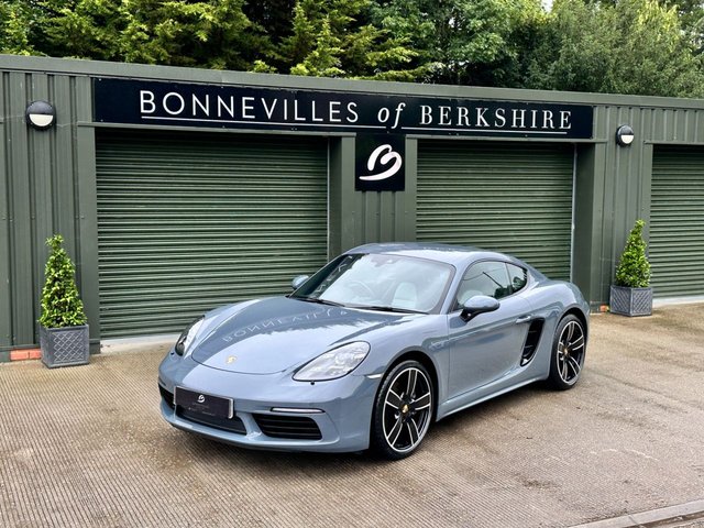 2018 18 Porsche 718 2.0 CAYMAN PDK 2d 295 BHP