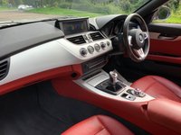 USED 2009 09 BMW Z4 3.0 Z4 S-DRIVE 30I ROADSTER 2d 254 BHP 2009 BMW Z4 3.0 CONVERTIBLE ROADSTER S-DRIVE 2DR - 3 FORMER KEEPERS - FULL SERVICE HISTORY - CORAL RED KANSAS PREMIUM LEATHER SPORTS SEATS - SATELLITE NAVIGATION - 19 INCH UPGRADE ALLOYS