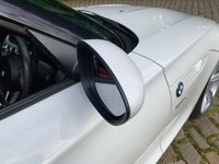 USED 2009 09 BMW Z4 3.0 Z4 S-DRIVE 30I ROADSTER 2d 254 BHP 2009 BMW Z4 3.0 CONVERTIBLE ROADSTER S-DRIVE 2DR - 3 FORMER KEEPERS - FULL SERVICE HISTORY - CORAL RED KANSAS PREMIUM LEATHER SPORTS SEATS - SATELLITE NAVIGATION - 19 INCH UPGRADE ALLOYS