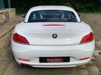USED 2009 09 BMW Z4 3.0 Z4 S-DRIVE 30I ROADSTER 2d 254 BHP 2009 BMW Z4 3.0 CONVERTIBLE ROADSTER S-DRIVE 2DR - 3 FORMER KEEPERS - FULL SERVICE HISTORY - CORAL RED KANSAS PREMIUM LEATHER SPORTS SEATS - SATELLITE NAVIGATION - 19 INCH UPGRADE ALLOYS