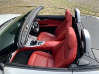 USED 2009 09 BMW Z4 3.0 Z4 S-DRIVE 30I ROADSTER 2d 254 BHP 2009 BMW Z4 3.0 CONVERTIBLE ROADSTER S-DRIVE 2DR - 3 FORMER KEEPERS - FULL SERVICE HISTORY - CORAL RED KANSAS PREMIUM LEATHER SPORTS SEATS - SATELLITE NAVIGATION - 19 INCH UPGRADE ALLOYS