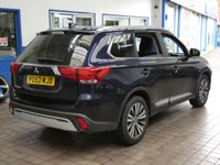 USED 2019 69 MITSUBISHI OUTLANDER 2.0 DESIGN 5d 148 BHP 7 SEATS APP BASED SAT NAV ANDROID APPLE CARPLAY HEATED SEATS REAR VIEW CAMERA CRUISE CONTROL MITSUBISHI WARRANY TILL SEPT 2024