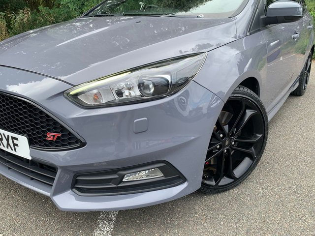 View our FORD FOCUS