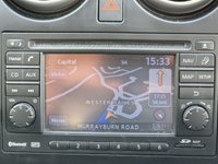 USED 2012 62 NISSAN QASHQAI 1.5 ACENTA DCI  5d 110 BHP CRUISE CONTROL +  REVERSING CAMERA +  BLUETOOTH +  SAT NAV +  DUAL CLIMATE CONTROL +  17" ALLOYS +