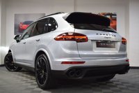 USED 2018 18 PORSCHE CAYENNE 3.0 D V6 PLATINUM EDITION TIPTRONIC S 5d 258 BHP PAN ROOF / AIR SUSP / BOSE