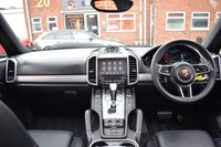 USED 2018 18 PORSCHE CAYENNE 3.0 D V6 PLATINUM EDITION TIPTRONIC S 5d 258 BHP PAN ROOF / AIR SUSP / BOSE