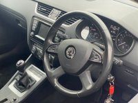 USED 2014 14 SKODA OCTAVIA 1.6 ELEGANCE TDI CR 5d 104 BHP * SATNAV *      VERY LOW MILES  *  ONE OWNER