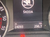 USED 2014 14 SKODA OCTAVIA 1.6 ELEGANCE TDI CR 5d 104 BHP * SATNAV *      VERY LOW MILES  *  ONE OWNER