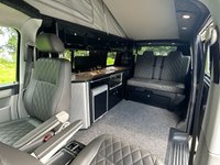 USED 2018 18 VOLKSWAGEN TRANSPORTER 4 BERTH LUXURY CAMPERVAN LONG WHEEL BASE DSG AUTO WITH REAR TAILGATE -2.0 T32 TDI P/V HIGHLINE BMT 147 BHP REAR TAILGATE CAMPERKING ST TROPEZ