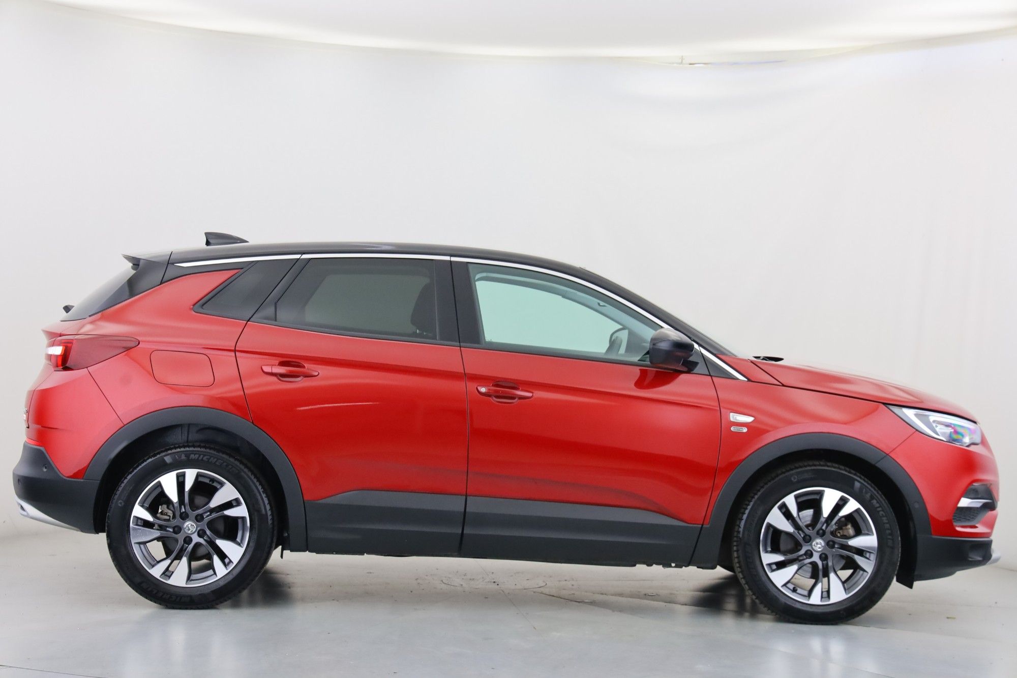 2020 Vauxhall Grandland X Griffin £17,699