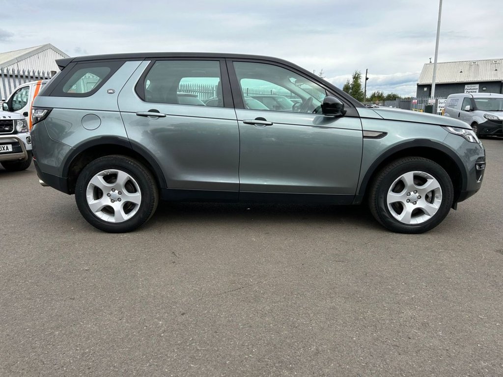 USED 2015 65 LAND ROVER DISCOVERY SPORT 2.0 TD4 SE TECH 5d 150 BHP ONLY 1 OWNER FROM NEW+ULEZ COMPLIANT+SERVICE HISTORY+FANTASTIC VALUE+BIG SPECIFICATION+PANORAMIC GLASS ROOF+PARK ASSIST+1 FULL YEARS MOT PRIOR TO COLLECTION+FINANCE AND EXTENDED WARRANTY AVAILABLE ON THIS USED VEHICLE!!!