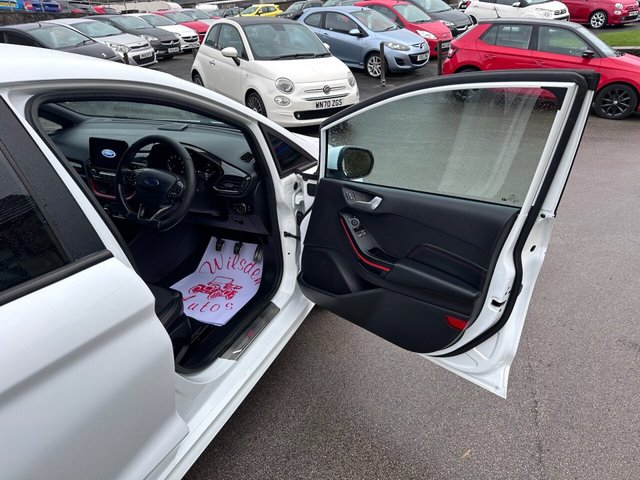 2020 FORD, FIESTA - Photo 9