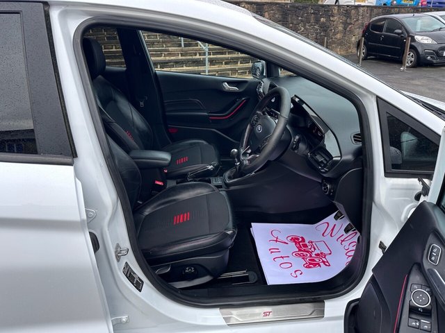 2020 FORD, FIESTA - Photo 10