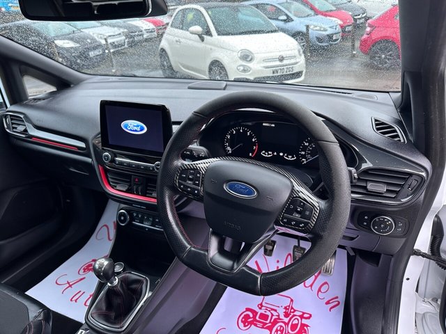 2020 FORD, FIESTA - Photo 11