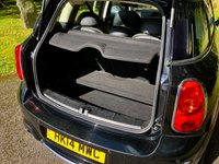USED 2014 14 MINI COUNTRYMAN 1.6 COOPER S 5d 184 BHP 1 LADY OWNER//FULL MINI/SPECIALIST SERVCE HISTORY/SATNAV/FULL BLACK LEATHER WITH HEATED SEATS//DAB //BLUETOOTH//REAR PARK SENSORS 184 BHP 1 LADY OWNER//FULL MINI/SPECIALIST SERVCE HISTORY/SATNAV/FULL BLACK LEATHER WITH HEATED SEATS//DAB //BLUETOOTH//REAR PARK SENSORS