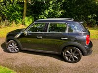 USED 2014 14 MINI COUNTRYMAN 1.6 COOPER S 5d 184 BHP 1 LADY OWNER//FULL MINI/SPECIALIST SERVCE HISTORY/SATNAV/FULL BLACK LEATHER WITH HEATED SEATS//DAB //BLUETOOTH//REAR PARK SENSORS 184 BHP 1 LADY OWNER//FULL MINI/SPECIALIST SERVCE HISTORY/SATNAV/FULL BLACK LEATHER WITH HEATED SEATS//DAB //BLUETOOTH//REAR PARK SENSORS
