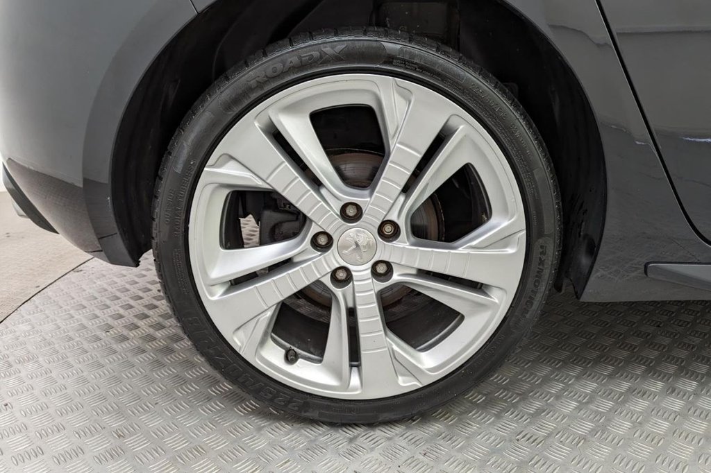 USED 2016 16 PEUGEOT 308 1.6 BLUE HDI S/S GT LINE 5d  