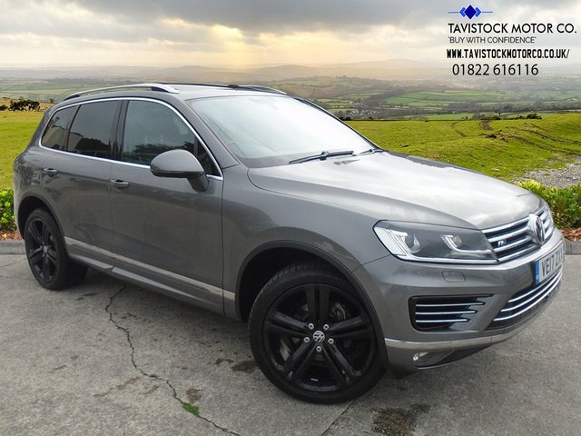 View our Volkswagen Touareg 3.0 V6 R-LINE PLUS TDI BLUEMOTION TECHNOLOGY 5d 259 BHP