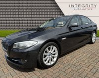 USED 2011 61 BMW 5 SERIES 2.0 525D SE 4d 215 BHP PRO NAVIGATION - ADAPTIVE HEADLIGHTS - REAR CAMERA - SURROUND VIEW CAMERA - DAB DIGITAL RADIO - BLUETOOTH HANDSFREE - XENON HEADLAMPS - SUNROOF - 18" ALLOY WHEELS - HIGH BEAM ASSIST - HEAD UP DISPLAY - COMFORT PACKAGE - VISABILITY PACK - ADVANCED PARKING PACKAGE - MEDIA PACKAGE - LANE DEPARTURE WARNING -