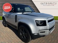 USED 2021 21 LAND ROVER DEFENDER 2.0 HSE 3d 296 BHP ELECTRIC DEPLOYABLE TOWBAR - SAT NAV - BLUETOOTH HANDSFREE- DAB RADIO - SUNROOF - MERIDIAN SOUND SYSTEM - WIRELESS CHARGER - 360 DEGREE PARKING AID - AIR SUSPENSION