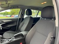 USED 2015 15 VAUXHALL INSIGNIA 2.0 DESIGN NAV CDTI ECOFLEX S/S 5d 138 BHP 