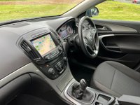USED 2015 15 VAUXHALL INSIGNIA 2.0 DESIGN NAV CDTI ECOFLEX S/S 5d 138 BHP 