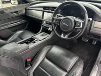USED 2016 16 JAGUAR XF 3.0 V6 S 4d 296 BHP SAT NAV - BLUETOOTH - HEATED AND COOLED SEATS - 20" ALLOY WHEELS - 360 CAMERA SYSTEM - KEYLESS DRIVE - BLACK PACK