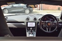 USED 2018 PORSCHE 718 2.0 CAYMAN PDK 2d AUTO 295 BHP GT SILVER / 20" CARRERA ALLOYS