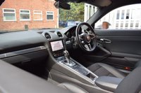 USED 2018 PORSCHE 718 2.0 CAYMAN PDK 2d AUTO 295 BHP GT SILVER / 20" CARRERA ALLOYS
