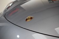 USED 2018 PORSCHE 718 2.0 CAYMAN PDK 2d AUTO 295 BHP GT SILVER / 20" CARRERA ALLOYS
