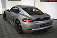 USED 2018 PORSCHE 718 2.0 CAYMAN PDK 2d AUTO 295 BHP GT SILVER / 20" CARRERA ALLOYS