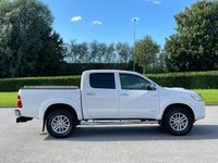 USED 2012 12 TOYOTA HI-LUX 3.0 INVINCIBLE 4X4 D-4D DCB 169 BHP ** NO VAT ** FULL LEATHER