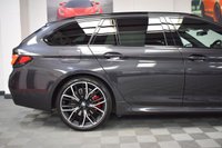 USED 2021 V BMW 5 SERIES 2.0 520D M SPORT TOURING MHEV 5d 188 BHP PAN ROOF / HUGE SPEC / TECH PK