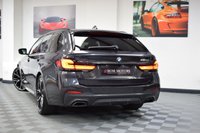 USED 2021 V BMW 5 SERIES 2.0 520D M SPORT TOURING MHEV 5d 188 BHP PAN ROOF / HUGE SPEC / TECH PK