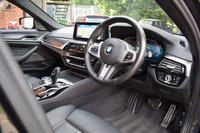 USED 2021 V BMW 5 SERIES 2.0 520D M SPORT TOURING MHEV 5d 188 BHP PAN ROOF / HUGE SPEC / TECH PK