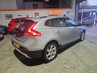 USED 2015 15 VOLVO V40 2.0 D4 CROSS COUNTRY LUX NAV 5d 188 BHP &pound;35 Road Tax.