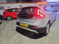 USED 2015 15 VOLVO V40 2.0 D4 CROSS COUNTRY LUX NAV 5d 188 BHP &pound;35 Road Tax.