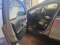 USED 2015 15 VOLVO V40 2.0 D4 CROSS COUNTRY LUX NAV 5d 188 BHP &pound;35 Road Tax.