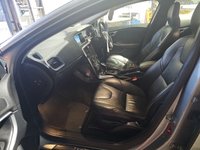 USED 2015 15 VOLVO V40 2.0 D4 CROSS COUNTRY LUX NAV 5d 188 BHP &pound;35 Road Tax.