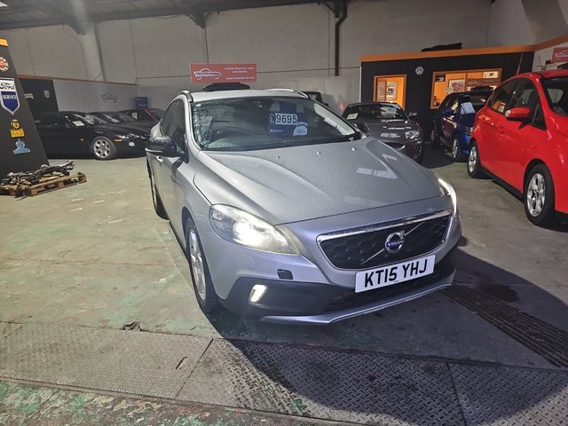 2015 15 Volvo V40 2.0 D4 CROSS COUNTRY LUX NAV 5d 188 BHP