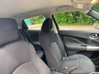 USED 2014 14 NISSAN JUKE 1.6 ACENTA 5d 117 BHP LOW MILEAGE - AUTOMATIC - SERVICE HISTORY - HIGHLY DESIRABLE 99/100 AUTOTRADER RETAIL RATING - 17 INCH ALLOY WHEELS - BLUETOOTH